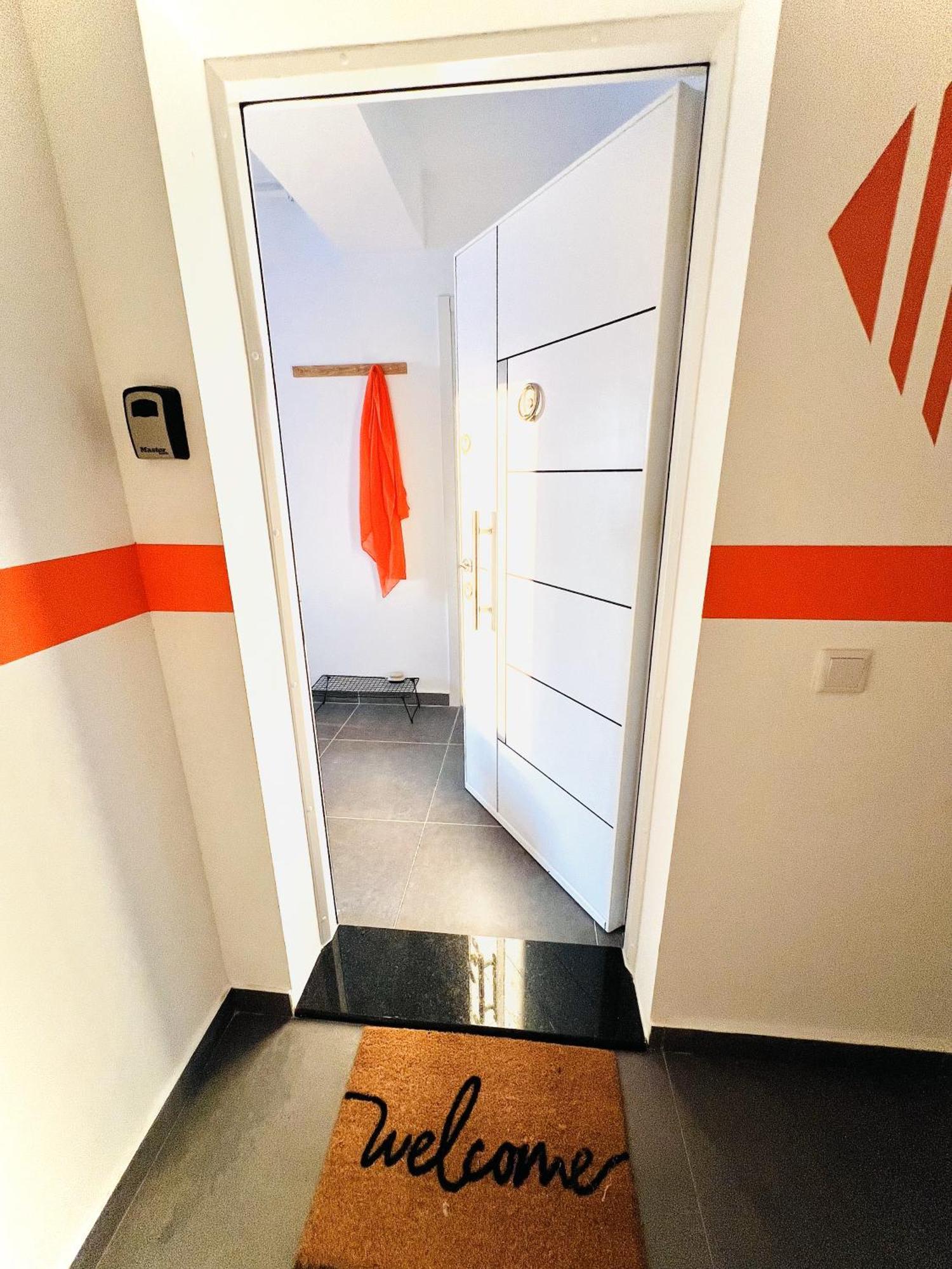 Airport Gardens Loft Lägenhet Otopeni Exteriör bild